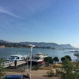 https://studio-bord-de-mer.fr-provencehotel.com